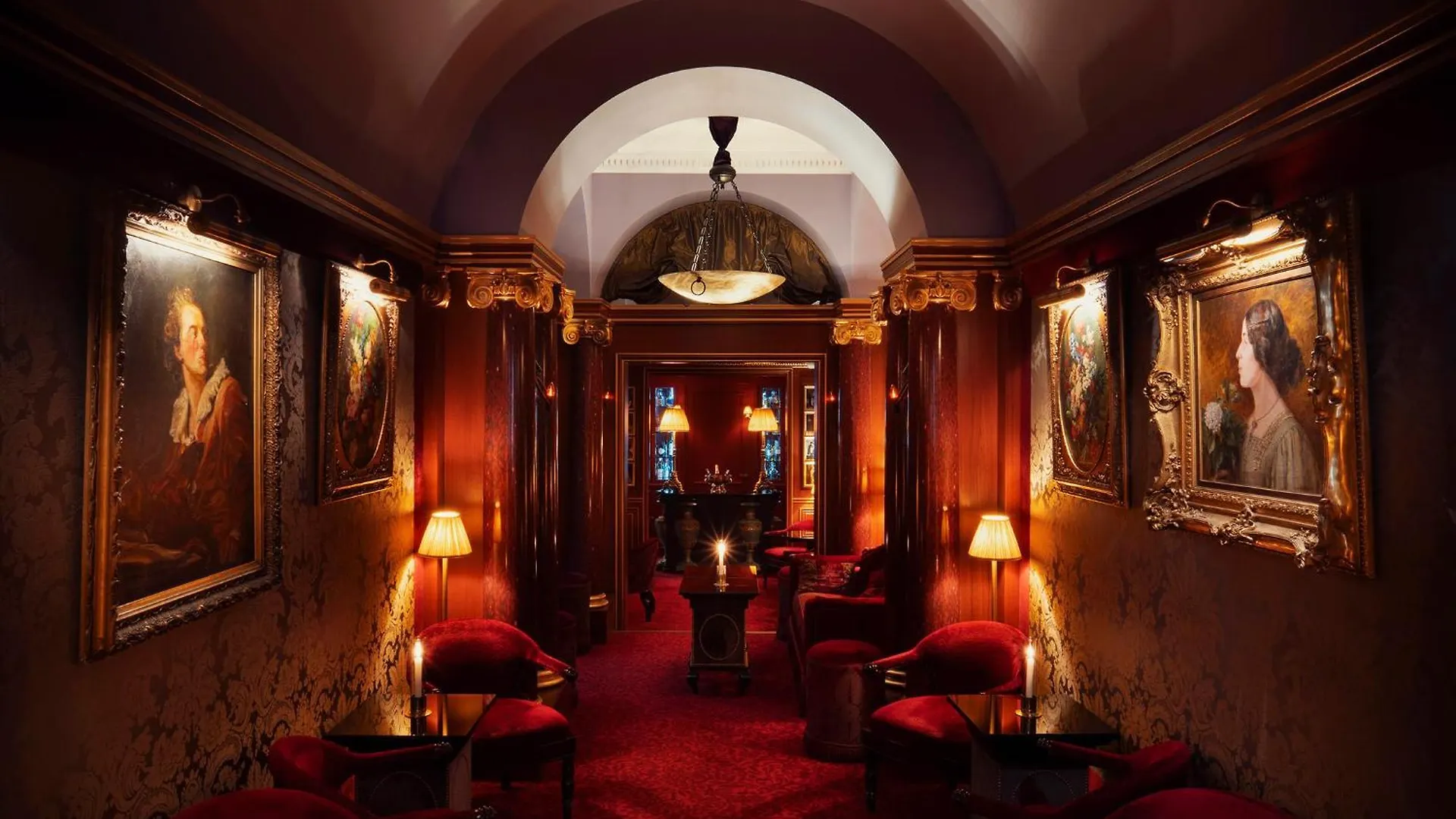 **** Hotel Maison Athenee Paris France