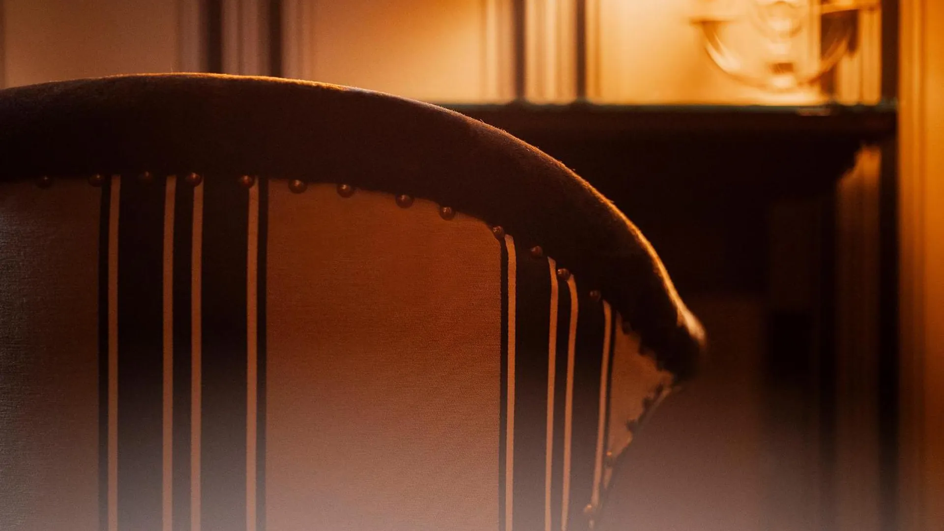 Maison Athenee Paris 4*,
