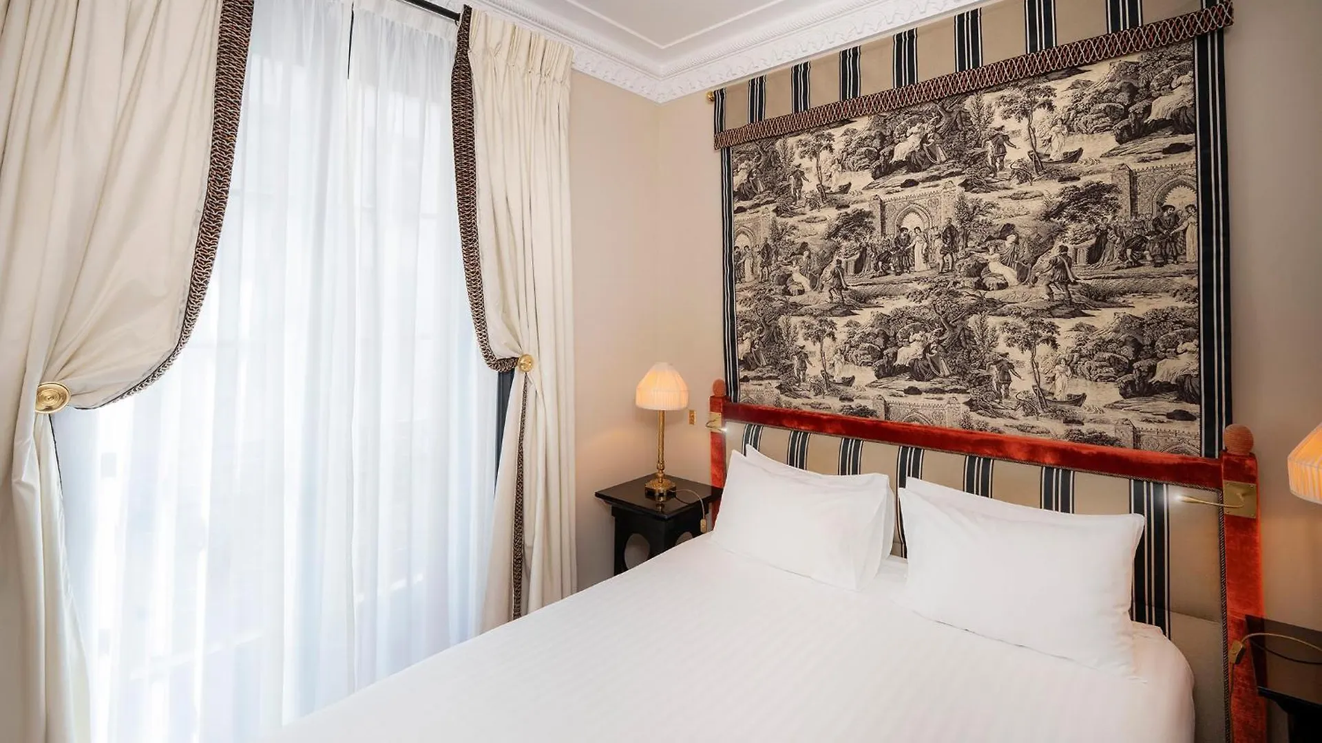 Maison Athenee Paris France
