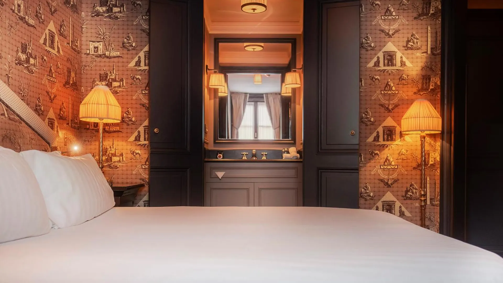 Maison Athenee location