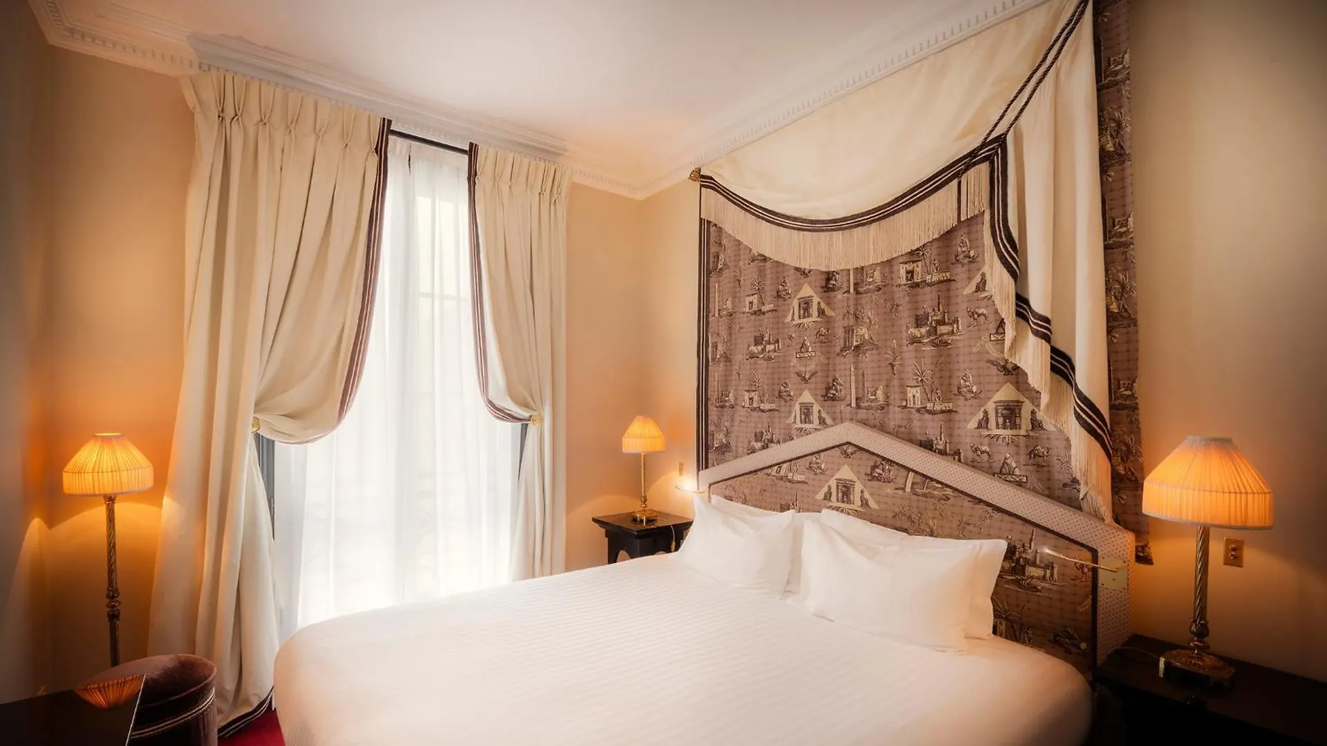Maison Athenee Paris