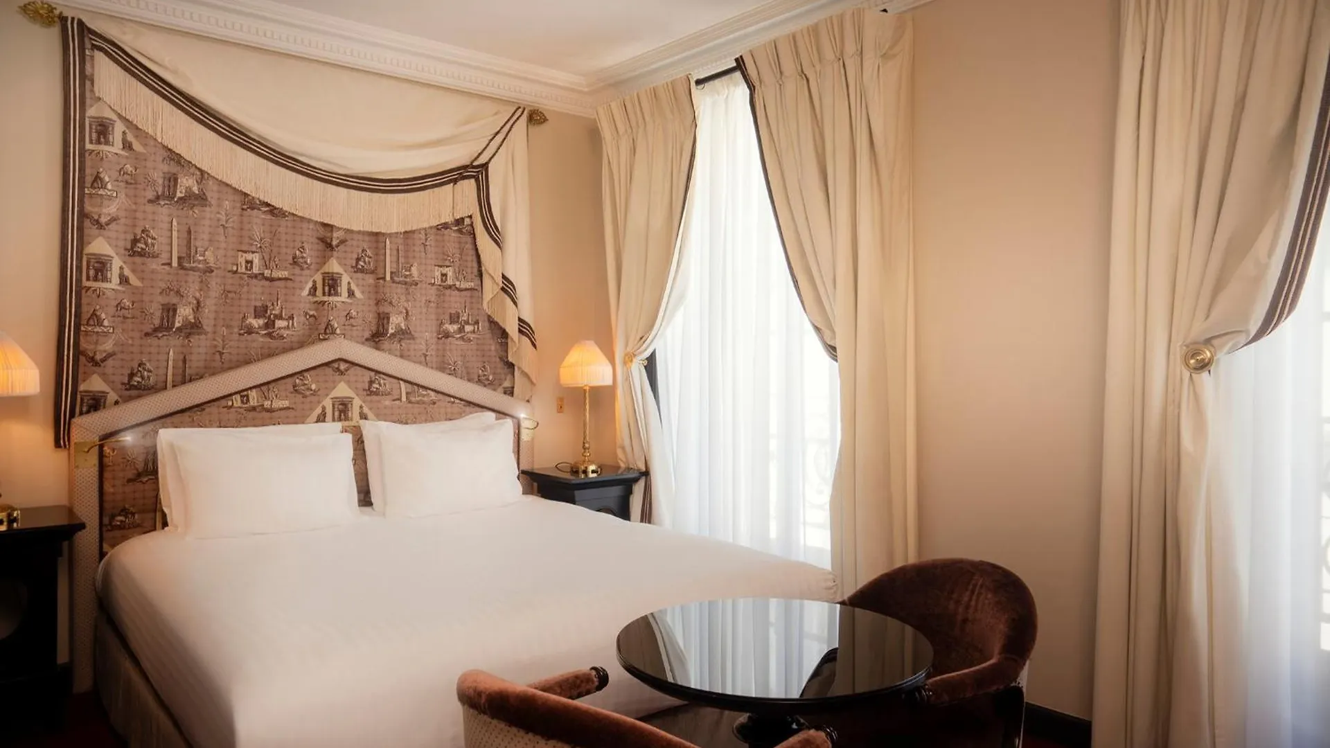 Maison Athenee Paris Hotel