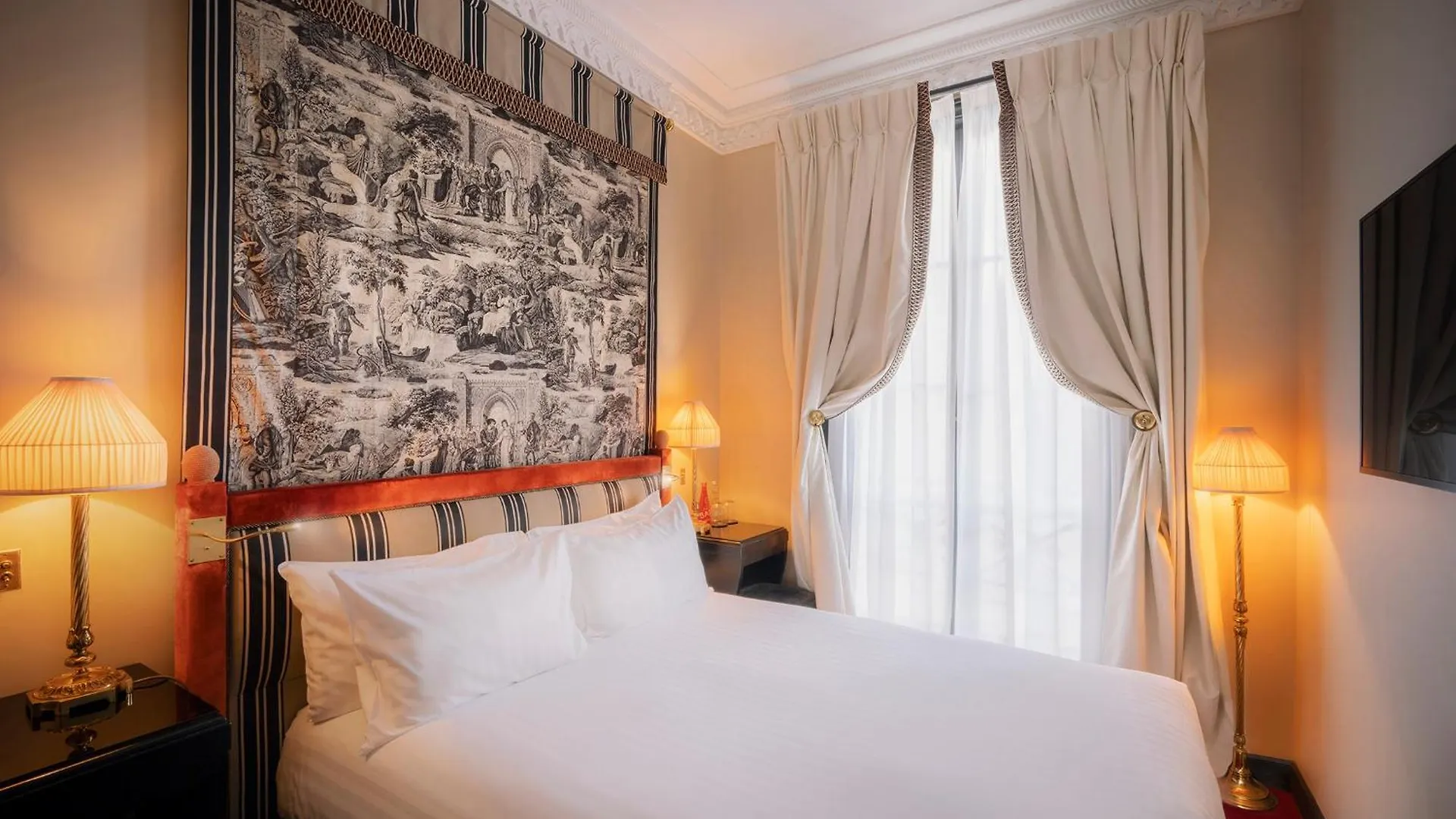 Maison Athenee Paris France