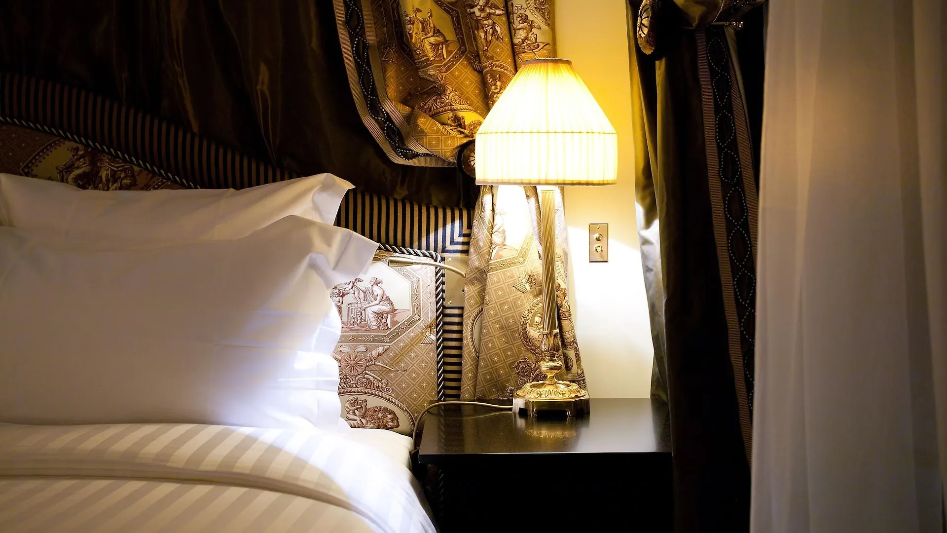 Maison Athenee Paris Hotel