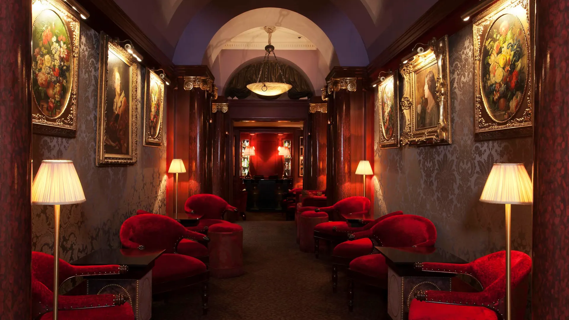 Maison Athenee Paris 4*,