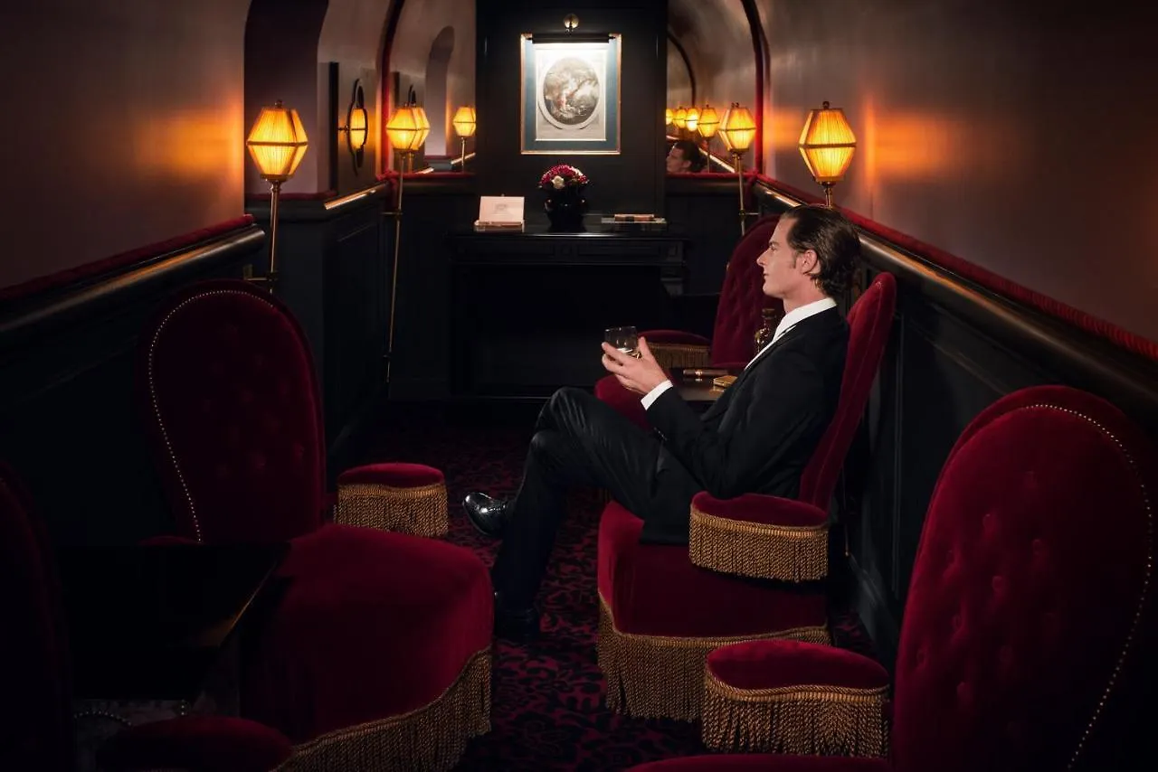 Maison Athenee Paris Hotel