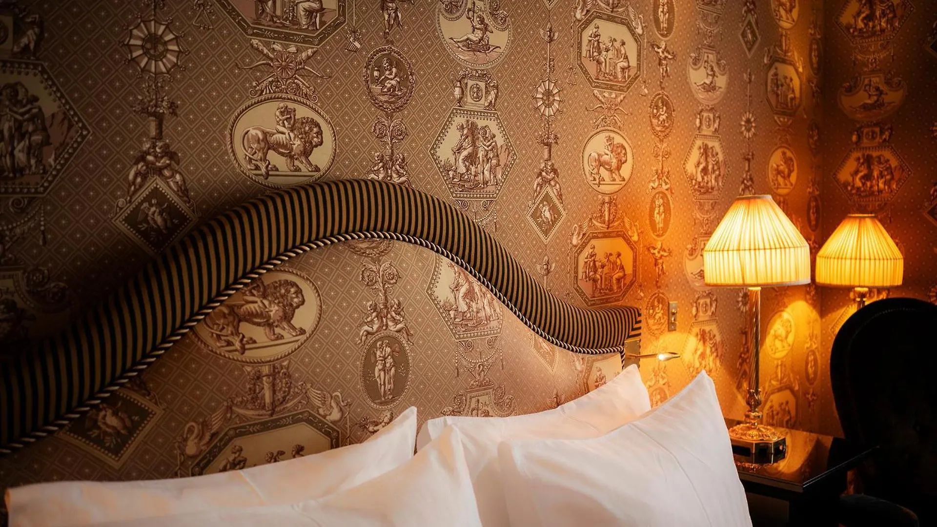 Hotel Maison Athenee Paris