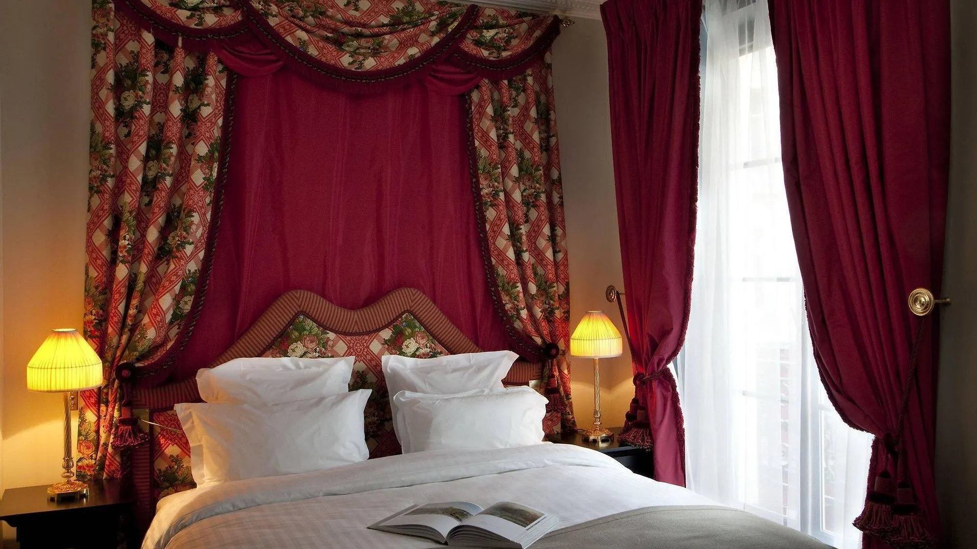 Maison Athenee Paris